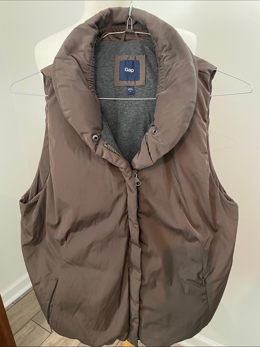 GAP Women's  green Brown Quilted Puffer Vest